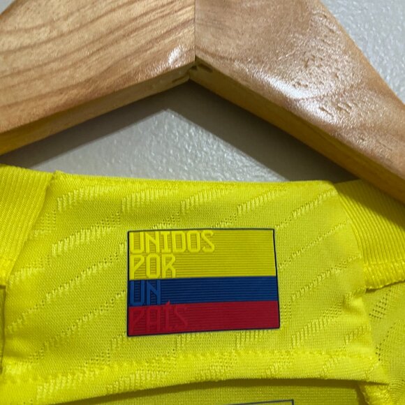 Adidas Colombia 22 Authentic Match Home Soccer Jersey HB9172 Mens $150 NEW - Picture 4 of 10